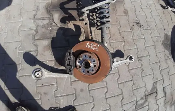 Skoda Superb B5 (3U) Front wheel hub spindle knuckle 8D0407258AR