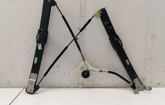 Front window lifting mechanism without motor