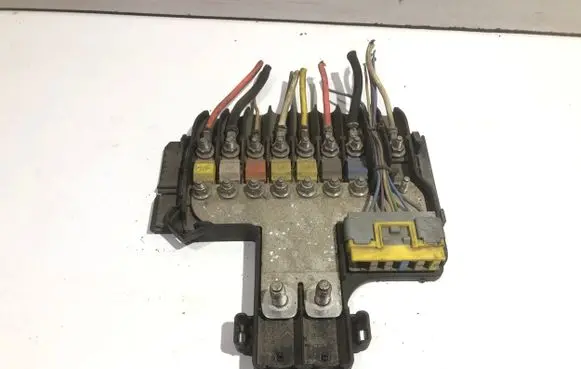 Citroen C4 Grand Picasso Fuse module PCAVP00145