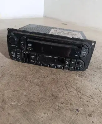 Chrysler Neon II Radio/CD/DVD/GPS head unit 5311611KHZ P04858543AG