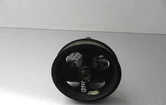 Toyota Avensis T250 Power steering pump 12180 VD900