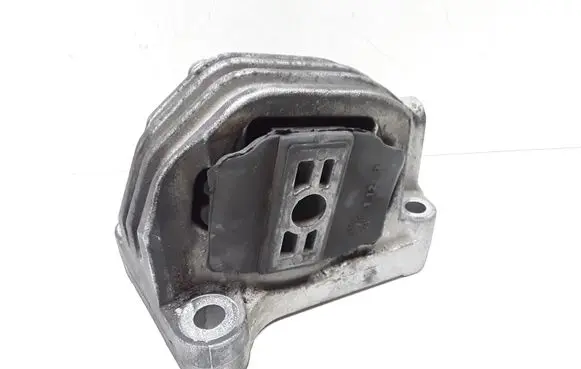 Volvo S60 Engine mount bracket 30776354