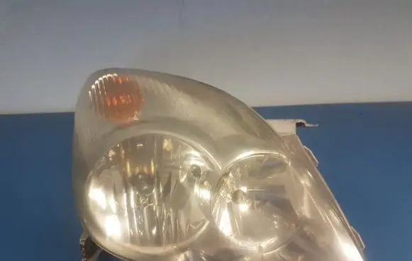 Toyota Corolla Verso E121 Headlight/headlamp