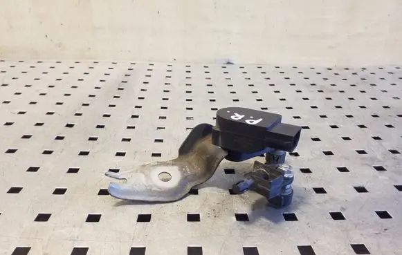 Headlight/headlamp level sensor