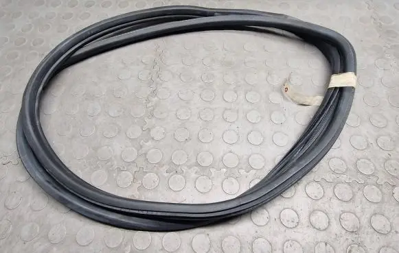 BMW X3 E83 Rubber seal rear door 3331677