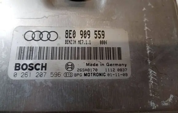 Audi A6 S6 C5 4B Engine control unit/module 8E0909559 26SA8170 0261207596