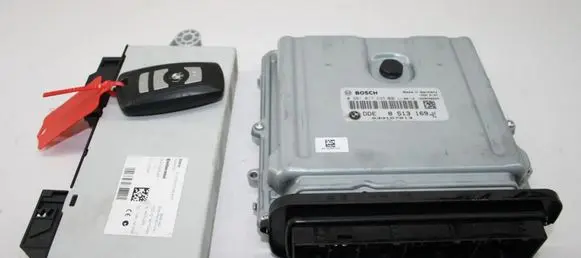BMW 5 F10 F11 Engine control unit/module ECU 8513169