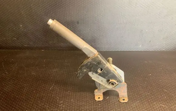 Hyundai Terracan Hand brake release handle 