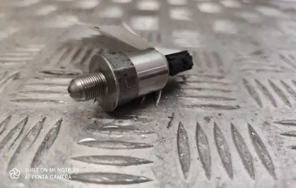 Fuel pressure sensor