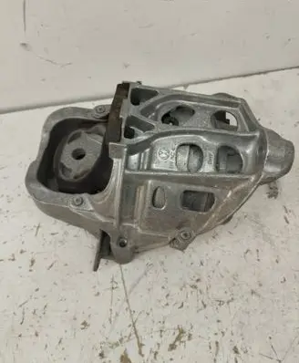 Audi Q7 4M Engine mount bracket 4M0199255C