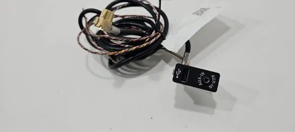 BMW 5 F10 F11 AUX in-socket connector 9237653