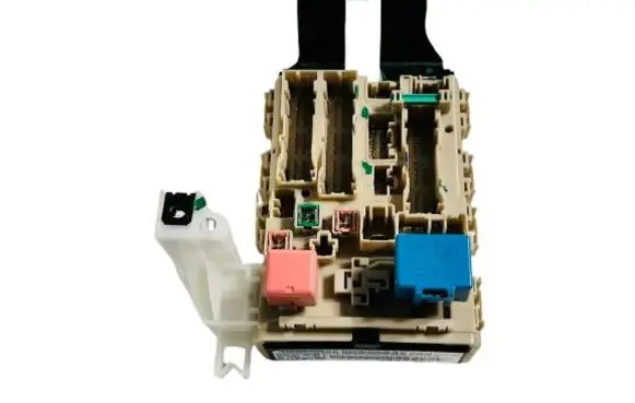 Toyota Avensis T270 Comfort/convenience module 8273005660A 308312G11