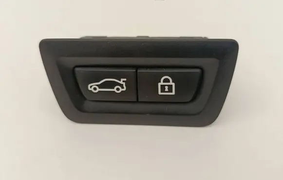 BMW 2 F46 Tailgate/boot open switch button 9275121