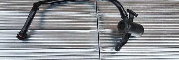 BMW 4 F32 F33 Breather/breather pipe/hose 7630025 172111670