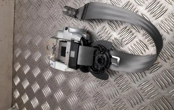 Rear seatbelt