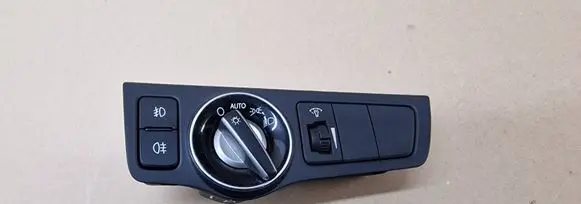 Hyundai i40 Light switch 933003Z050