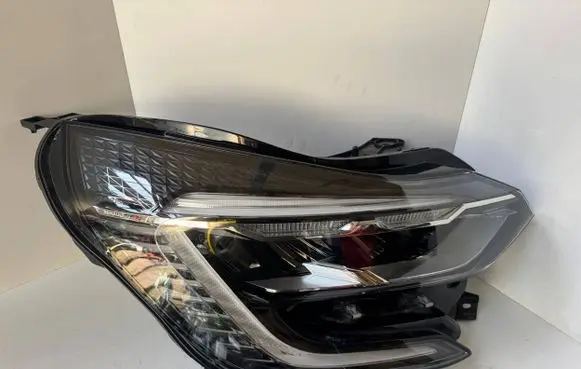 Renault Captur II Headlight/headlamp 260104525R