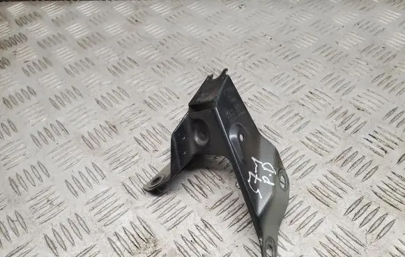 Audi A7 S7 4G Fender mounting bracket 4G8821136D