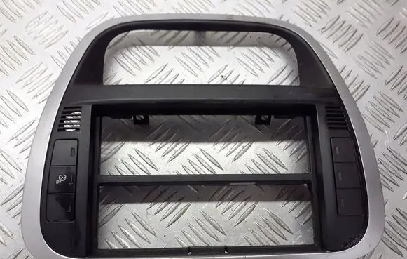 Citroen C2 Radio/GPS head unit trim 9653074277