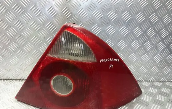 Ford Mondeo Mk III Rear/tail lights 6S71-13404-A