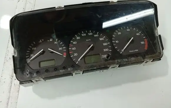 Volkswagen PASSAT B4 Speedometer (instrument cluster) 3A0919860H