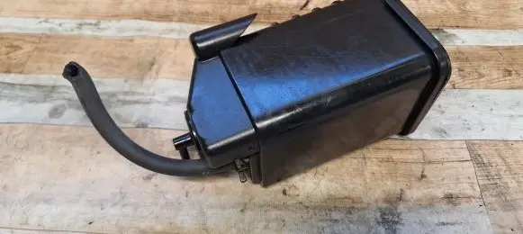 Active carbon filter fuel vapour canister