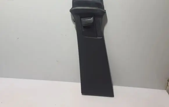 Volvo C40 (B) pillar trim (top) 32368536