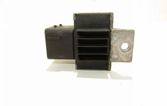 Mercedes-Benz A W176 Glow plug pre-heat relay 110678071R