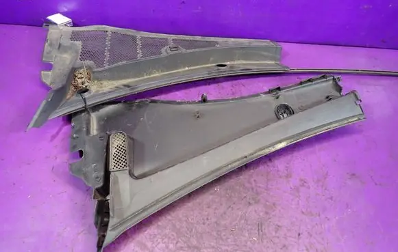 Peugeot 301 Wiper trim 