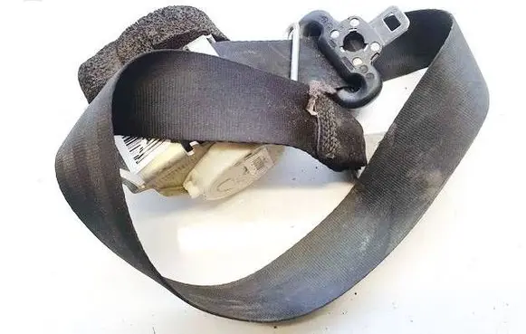 Rear seatbelt