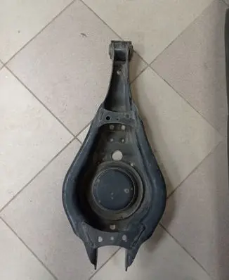 Toyota Sienna XL30 III Rear suspension control arm FOS20350