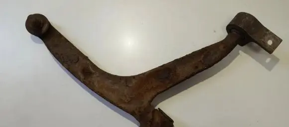 Citroen Xsara Picasso Front lower control arm/wishbone