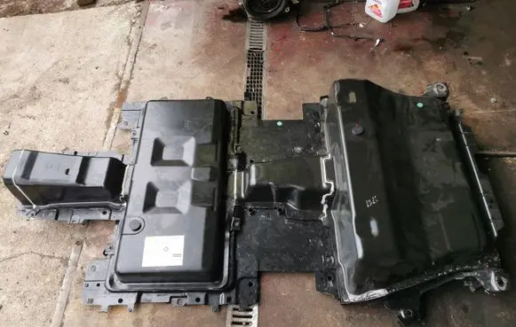 Citroen C4 III e-C4 Hybrid/electric vehicle battery tray 9847028980