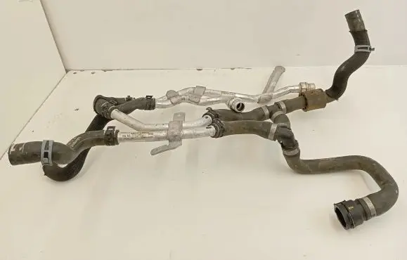 Audi Q7 4M Engine coolant pipe/hose 4M0819927C