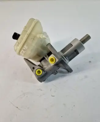 Master brake cylinder