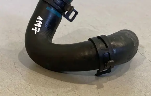 Mercedes-Benz C W204 Engine coolant pipe/hose A6512001482