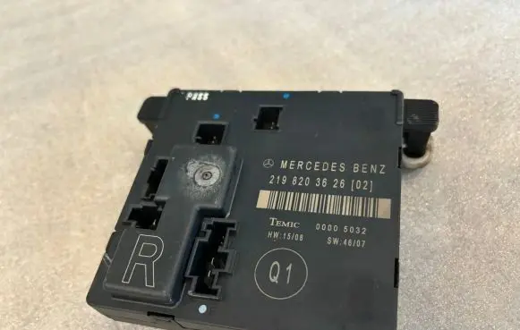 Mercedes-Benz CLS C219 Door control unit/module 2198203626 A2198203626