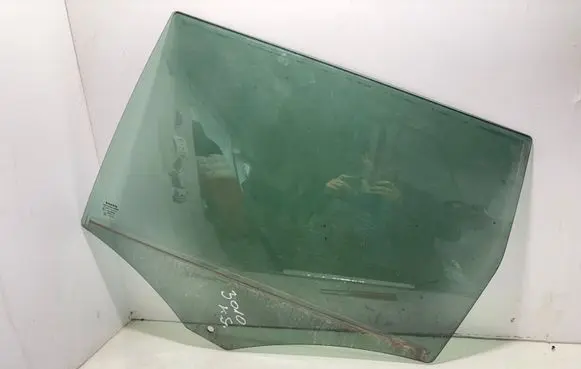 Volvo V70 Rear door window glass AS3