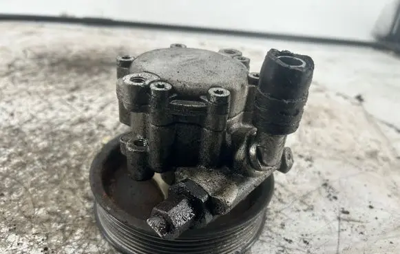Renault Trafic II (X83) Power steering pump 8200357347