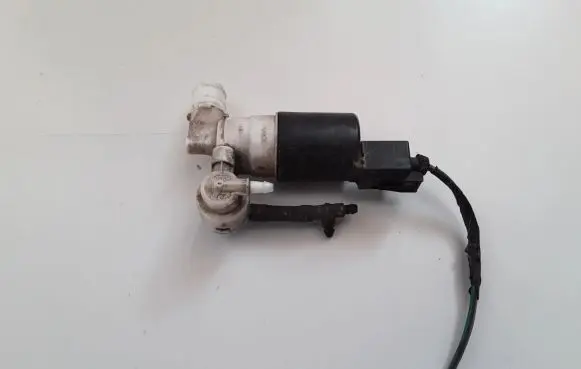 Volvo V60 Headlight washer pump 31349264