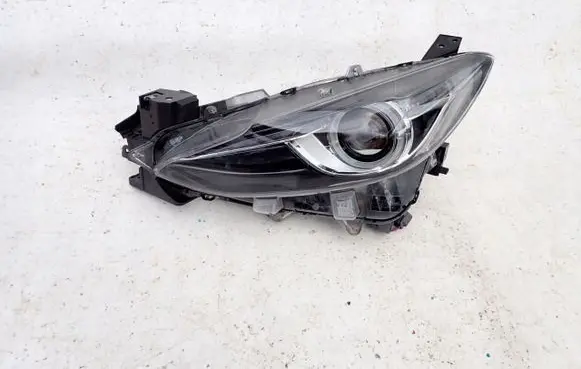Mazda 3 III Headlight/headlamp