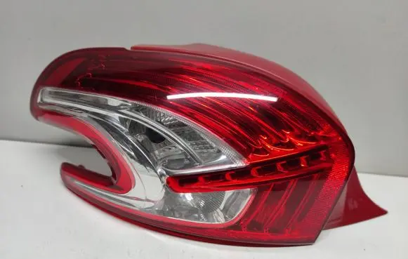 Peugeot 208 Rear/tail lights 9672628280