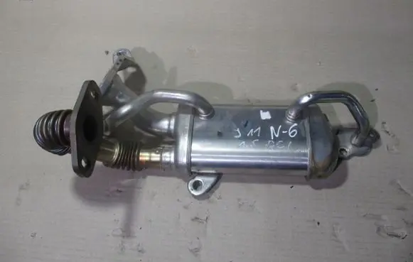 Nissan Qashqai EGR valve cooler 147337324R