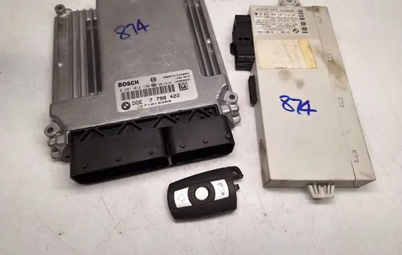 BMW 5 E60 E61 Engine ECU kit and lock set 7798422 13617798422 0281012190