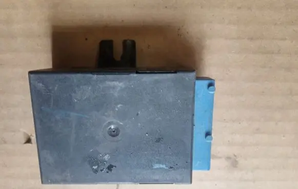 BMW 3 E36 Window wiper relay 8357068