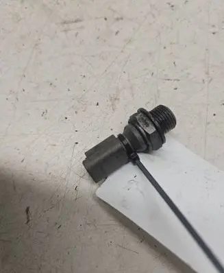 Ford Focus C-MAX Oil pressure sensor 963299