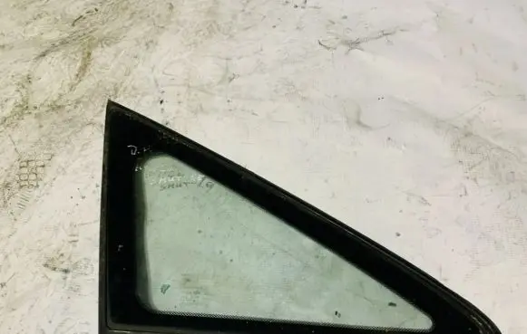 Honda Shuttle Front triangle window/glass 