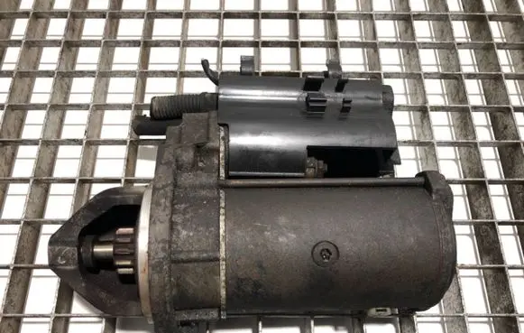 Mercedes-Benz Vito Viano W638 Starter motor 0051511301