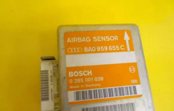 Audi A4 S4 B5 8D Airbag control unit/module 8A0959655C 0285001038