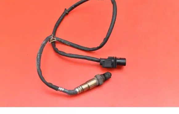 BMW 5 F10 F11 Lambda probe sensor 8515640